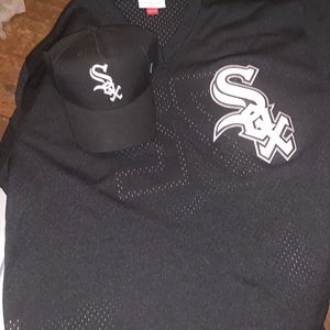 SOLD 1993 Carlton Fisk white Sox throwback